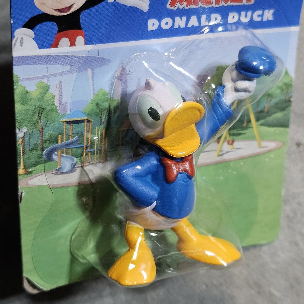 New Disney Junior Mickey Mouse Funhouse, Donald Duck Figure Cake‎ Topper